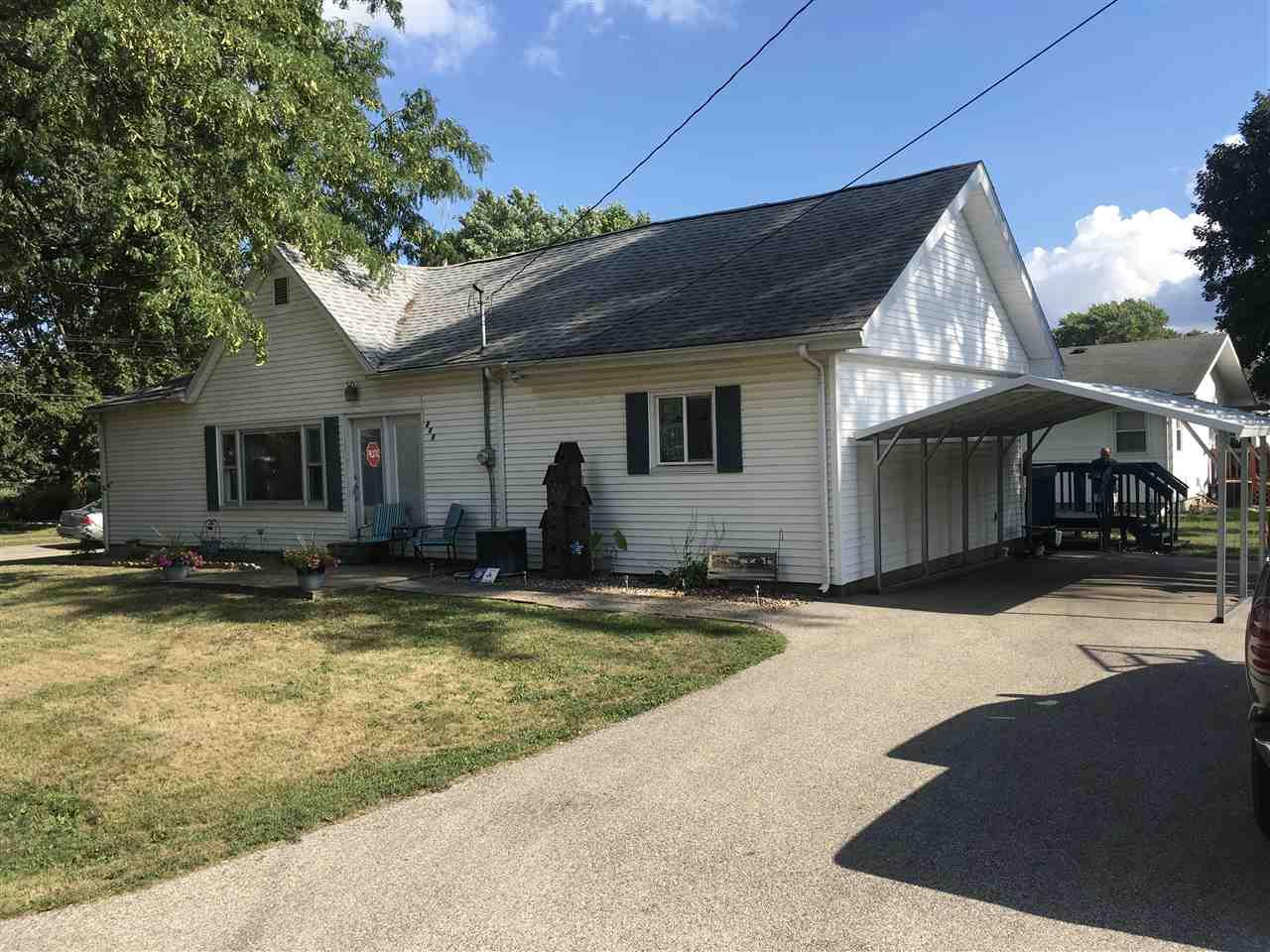 217 9TH Street - Photo 1