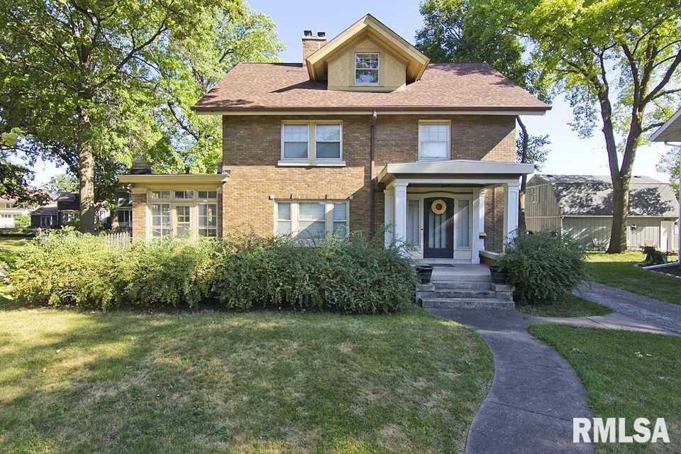 822 Locust Street - Photo 1
