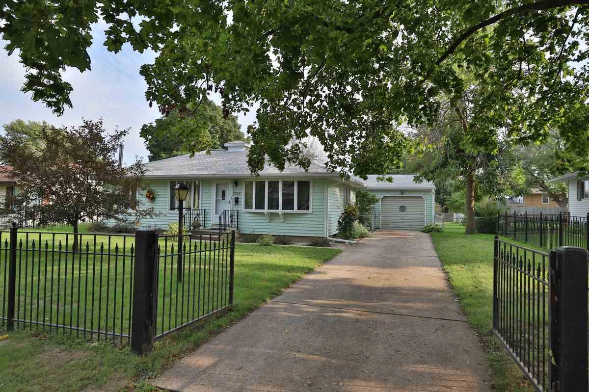 1708 David Avenue - Photo 1