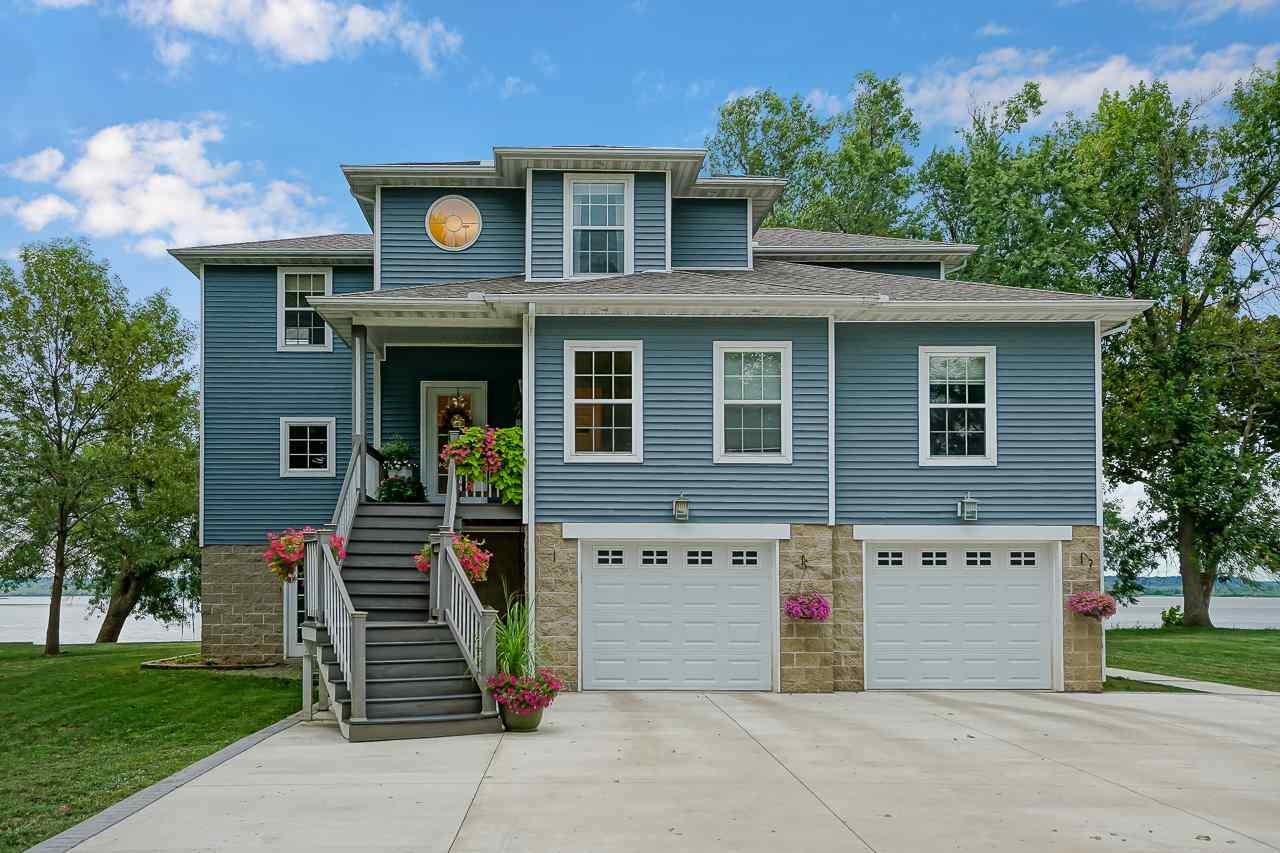16120 Portage Street - Photo 1