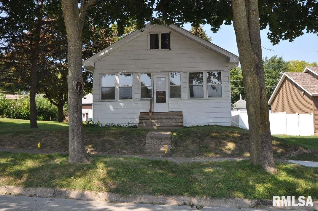 136 16TH Street - Photo 1