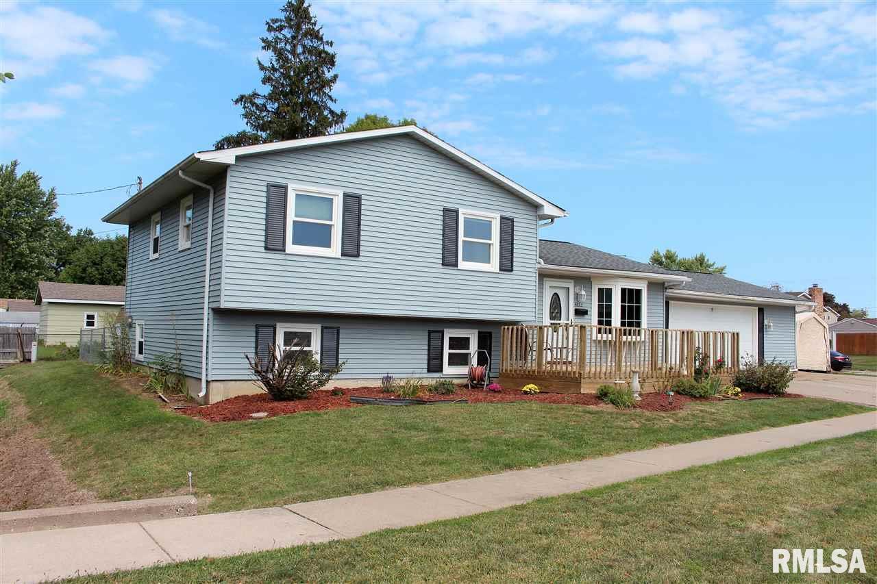 4623 49TH Avenue - Photo 1