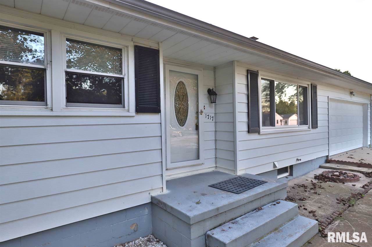 1717 5TH Street - Photo 1