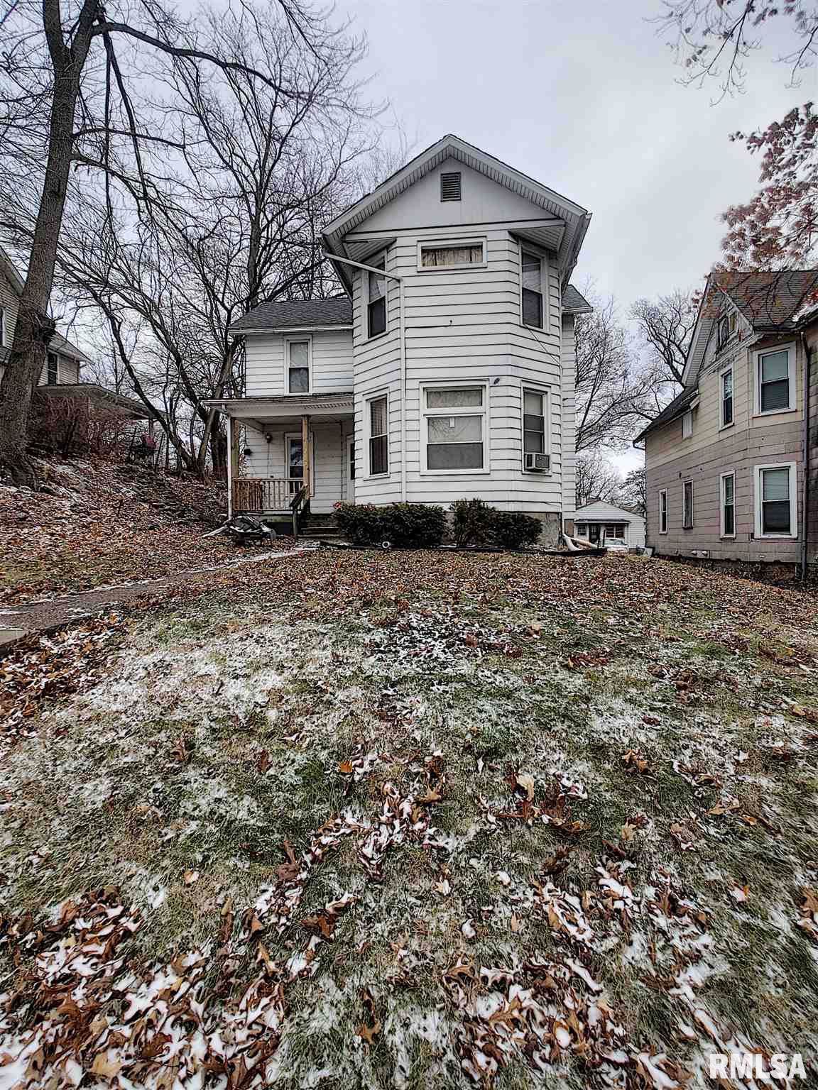 1207 Farnam Street - Photo 1