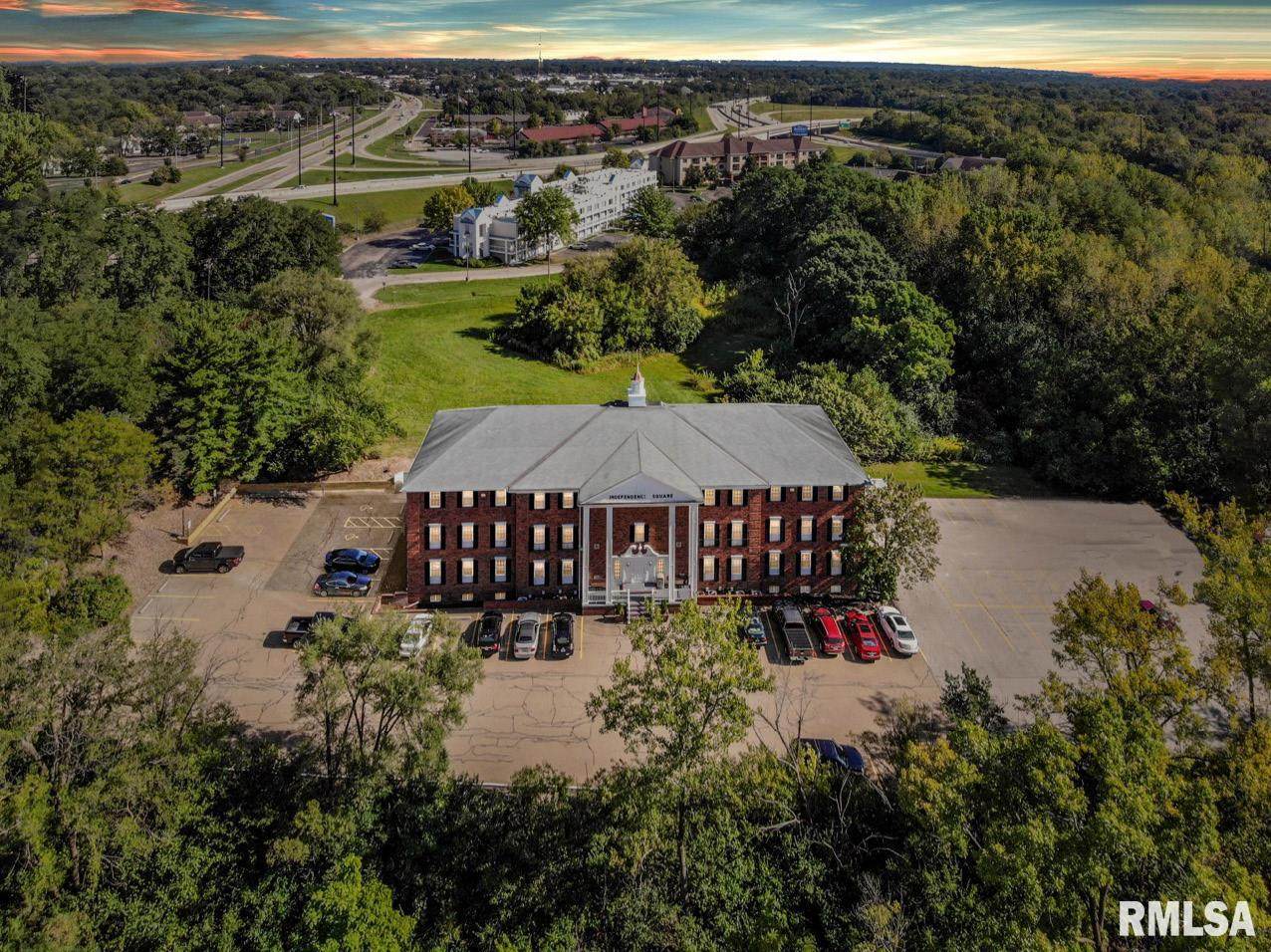 2020 War Memorial Drive - Photo 1