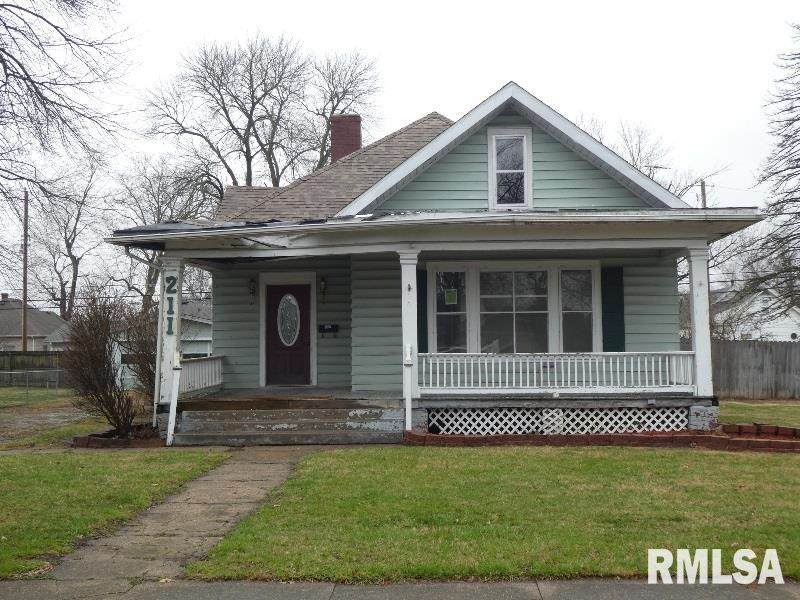 211 Maple Street - Photo 1