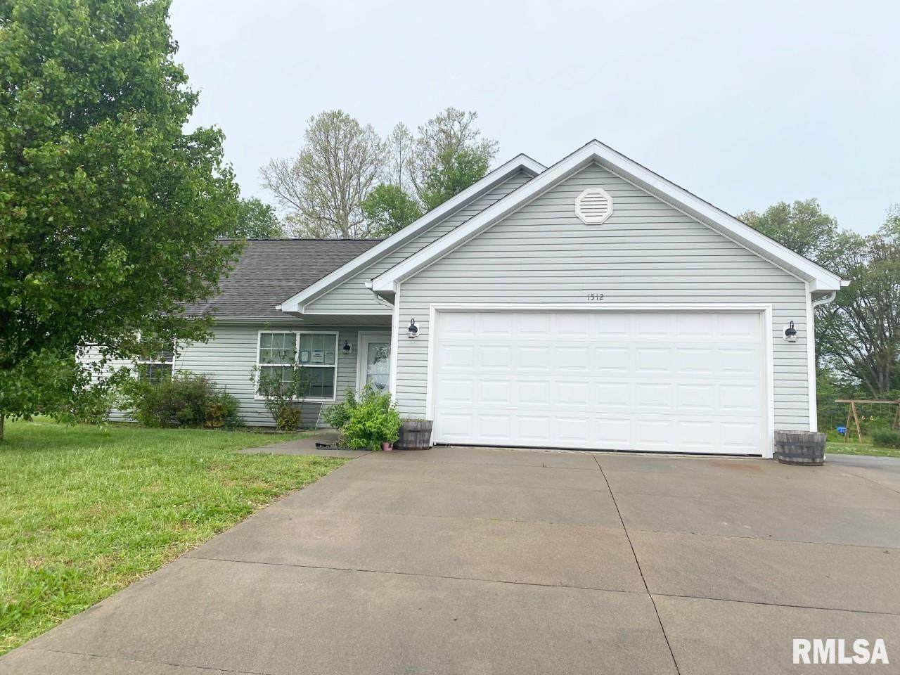 1512 Hawkeye Court - Photo 1