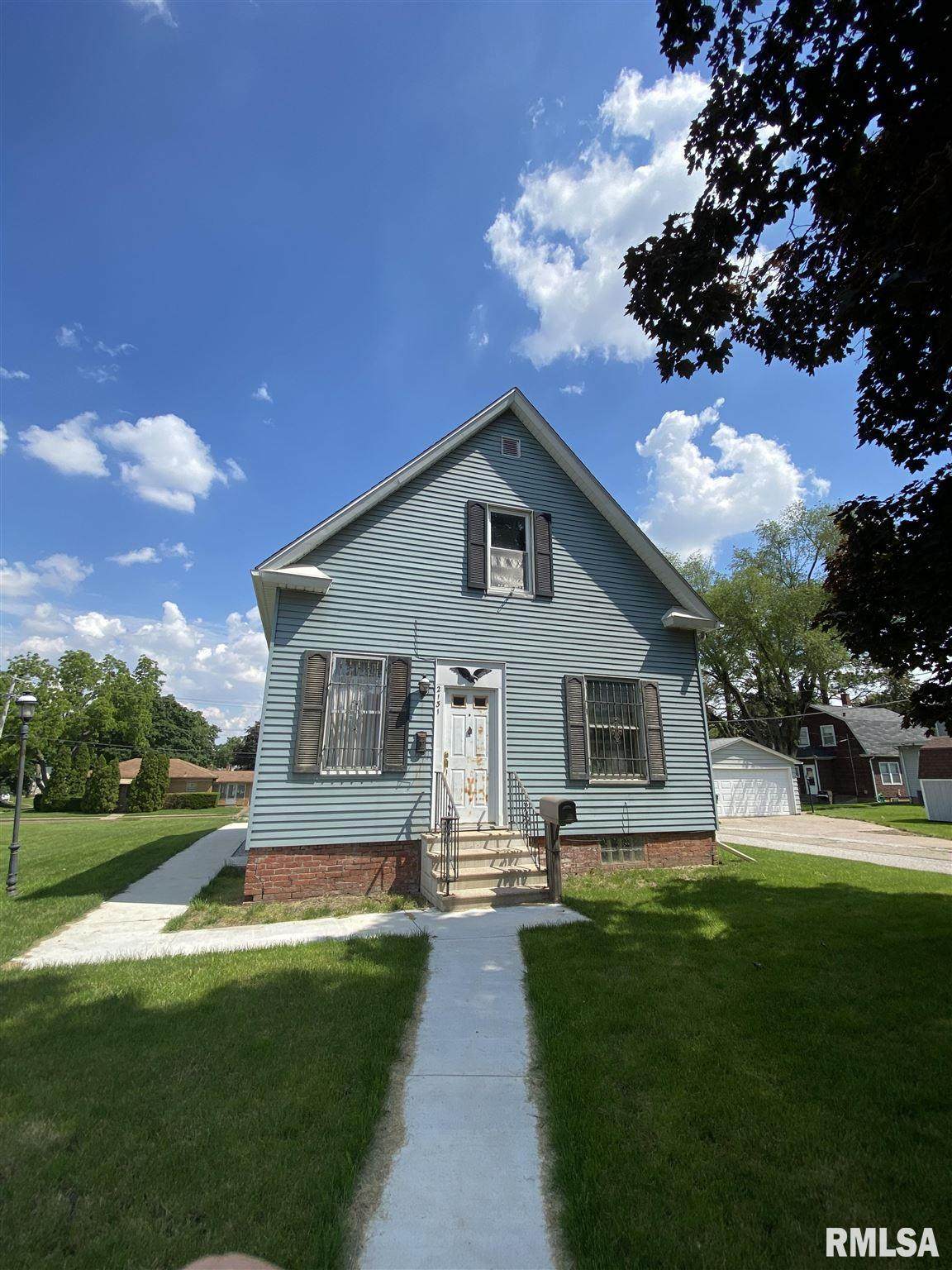 2131 Hickory Grove Road - Photo 1