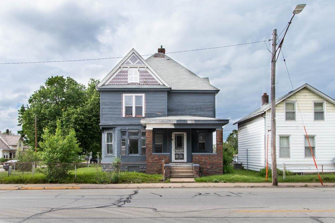 1405 7TH Avenue - Photo 1