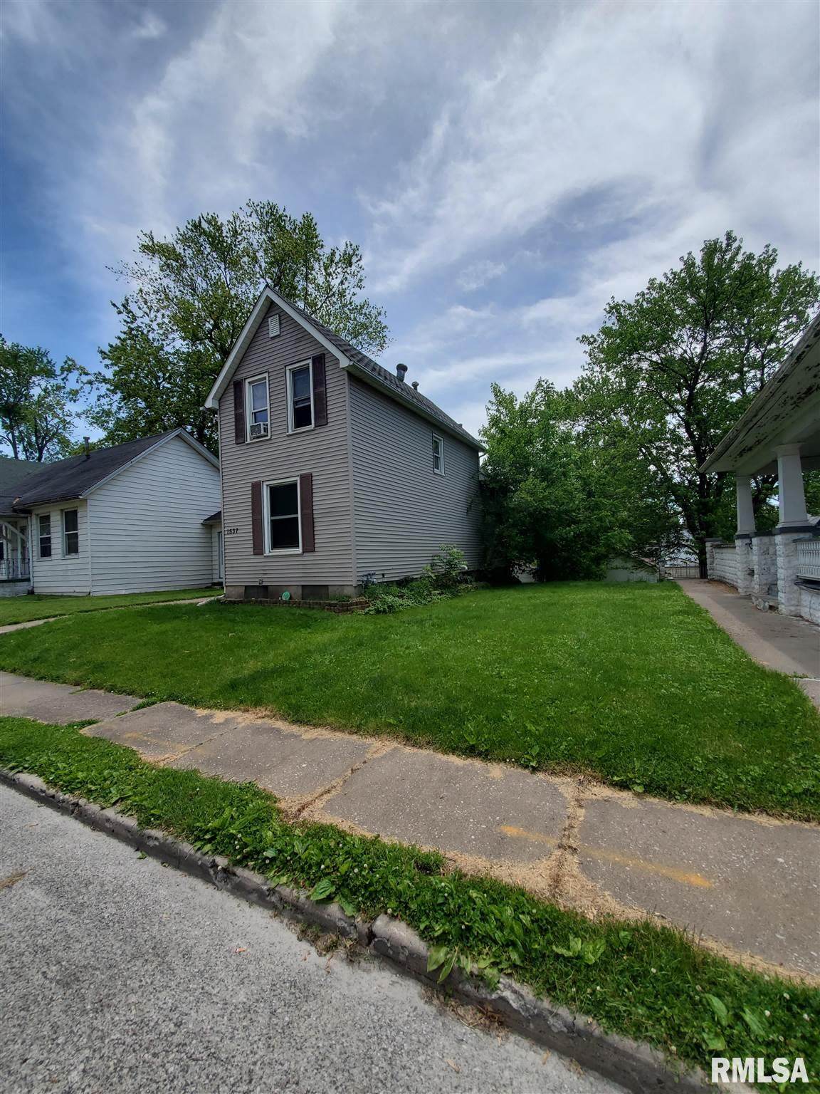 1537 16TH Street - Photo 1