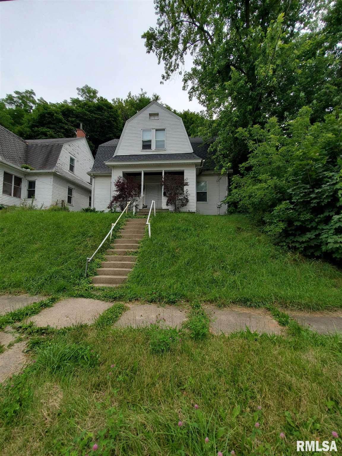 2412 7TH Avenue - Photo 1