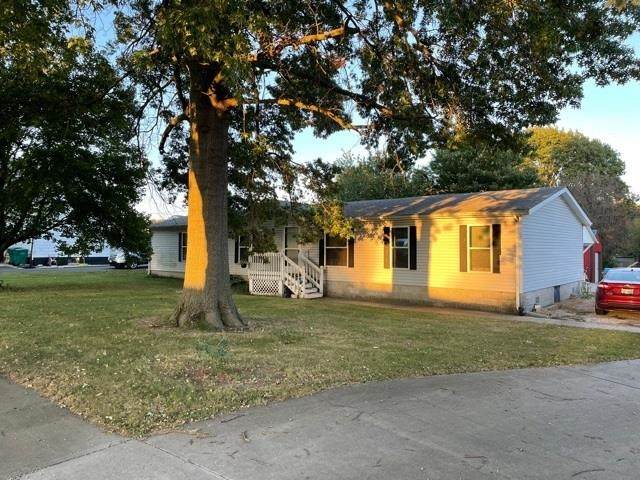 208 Wyandotte Street - Photo 1