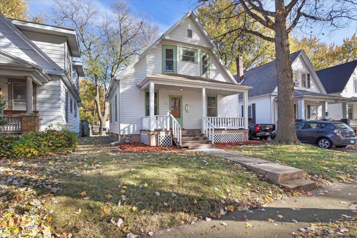 1912 Spring Street - Photo 1