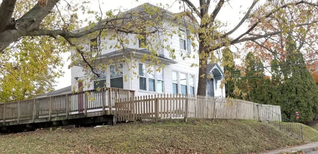 119 13TH Street - Photo 1