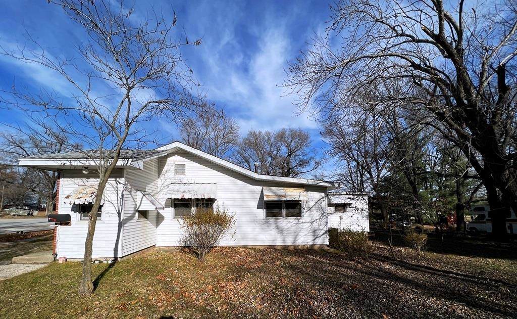 405 Oak Street - Photo 1