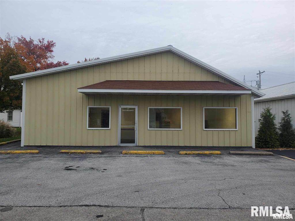 419 Broadway Street - Photo 1