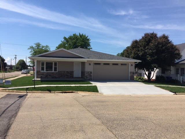 703 9TH Street - Photo 1