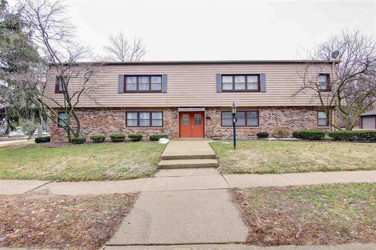 520 Oakhurst Drive - Photo 1