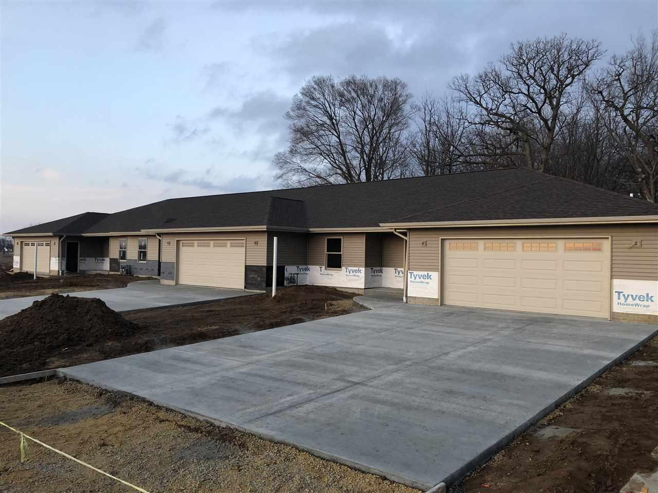 320 River Court - Photo 1
