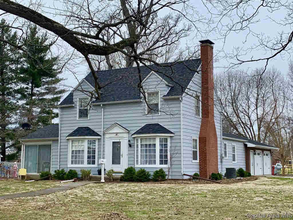 707 11TH Street - Photo 1