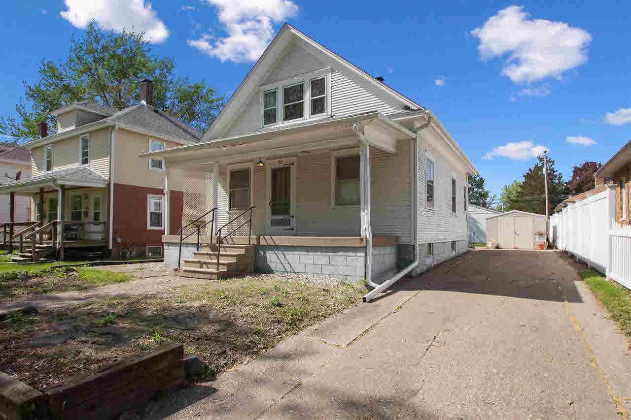 321 18TH Avenue - Photo 1