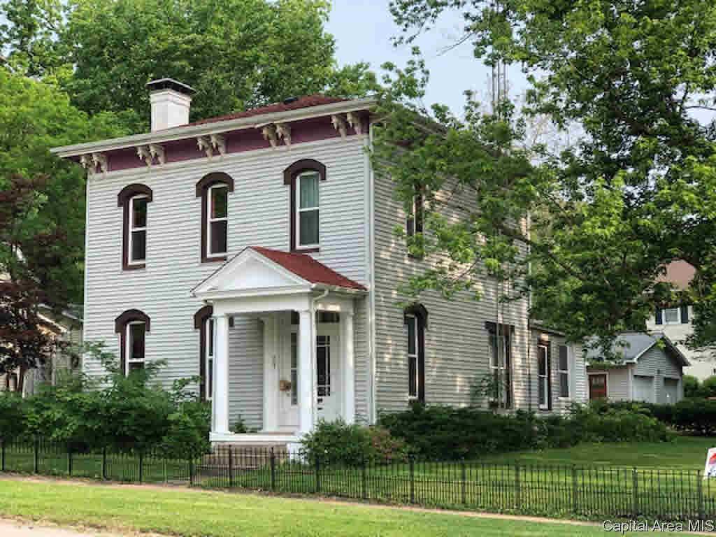 203 Sheridan Road - Photo 1