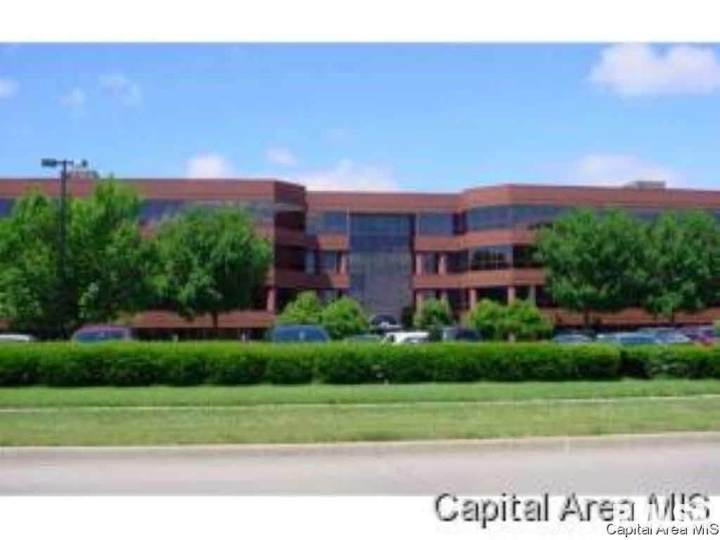 3201 White Oaks Drive - Photo 1