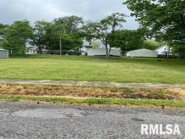 105 8TH Street - Photo 1
