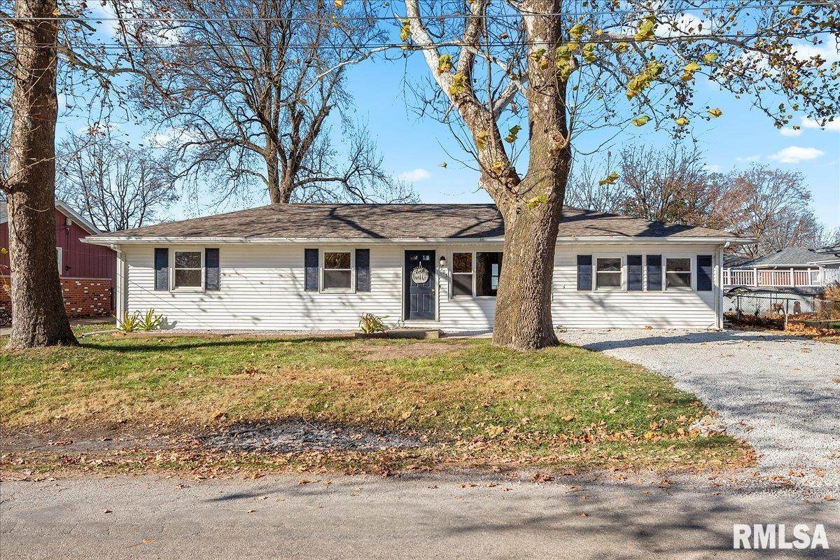 1105 6TH Street - Photo 1