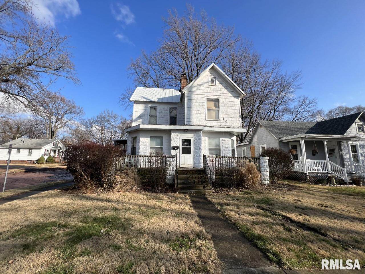 1502 Pasfield Street - Photo 1