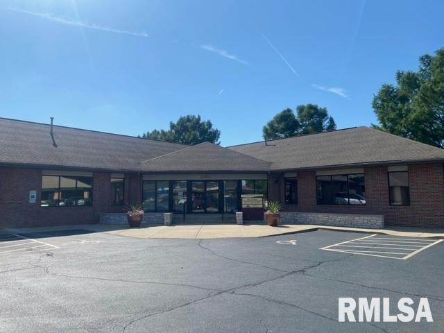 2908 Greenbriar Road - Photo 1