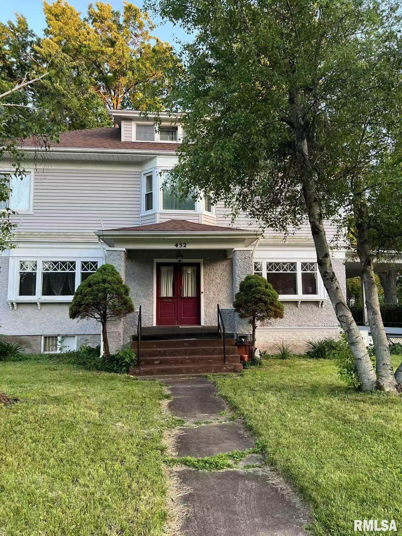 452 Grand Avenue West - Photo 1