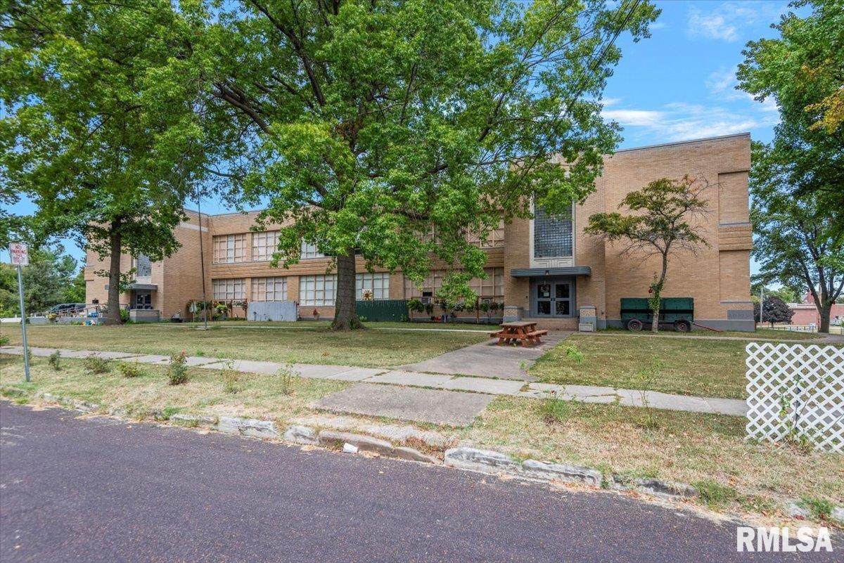 352 Franklin Street - Photo 1