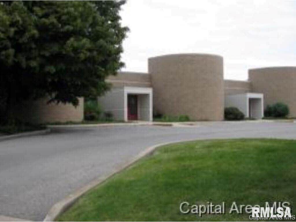 2524 Farragut Drive - Photo 1