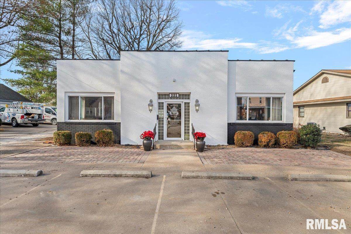 221 Monroe Street - Photo 1