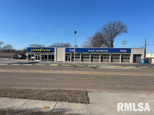 2595 Macarthur Boulevard - Photo 1