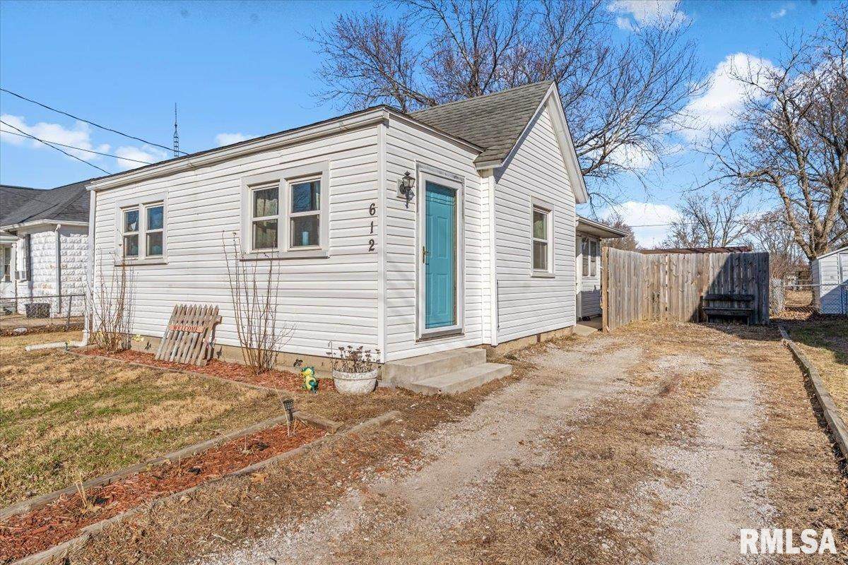 612 Lincoln Street - Photo 1