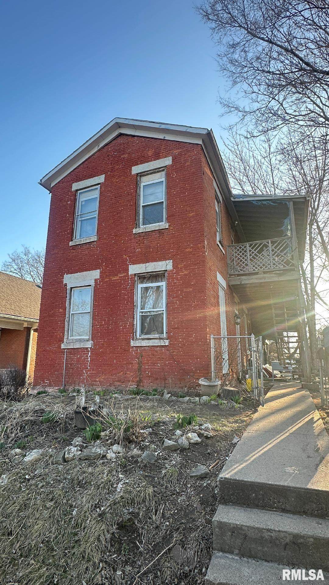 720 5TH Street - Photo 1