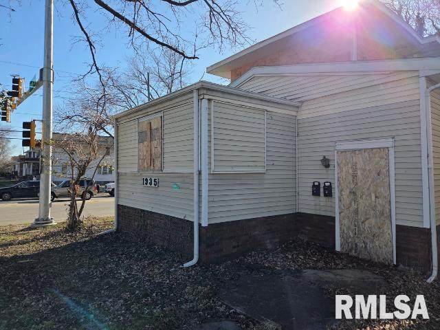 1935 5TH Street - Photo 1