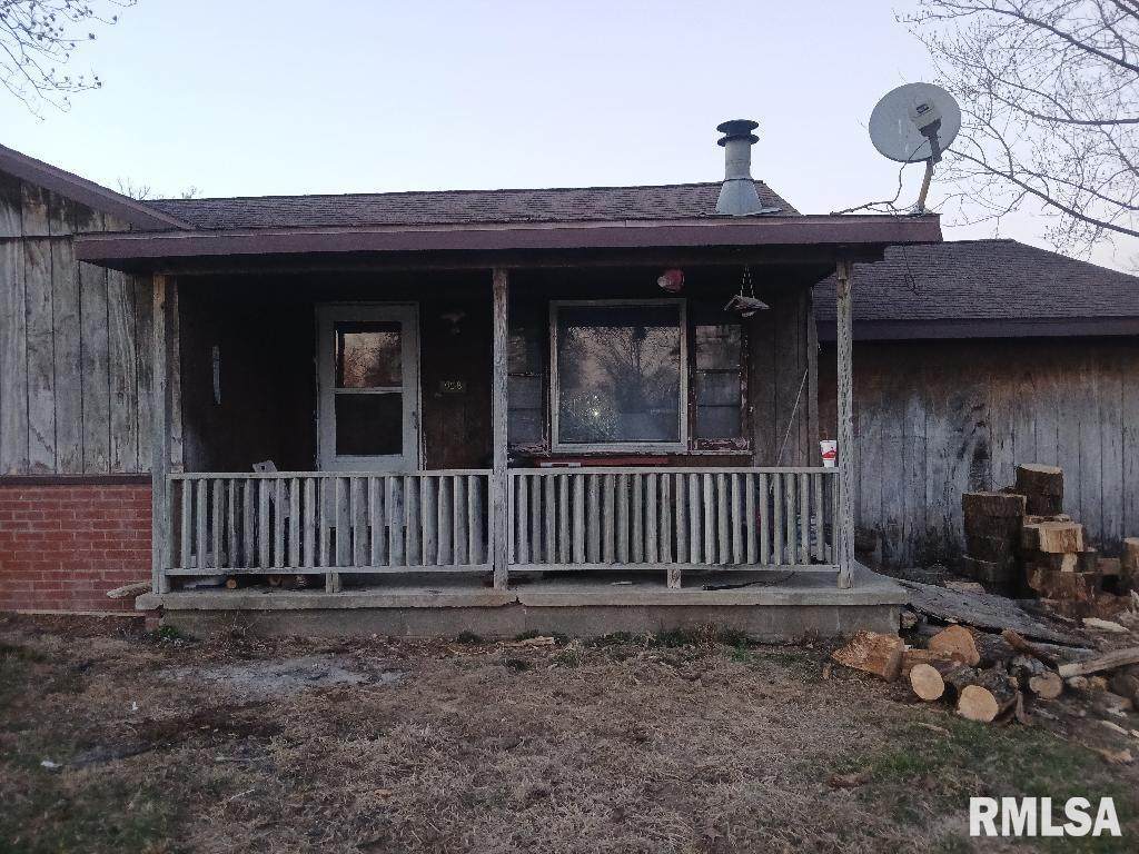 958 Kinmundy Road - Photo 1