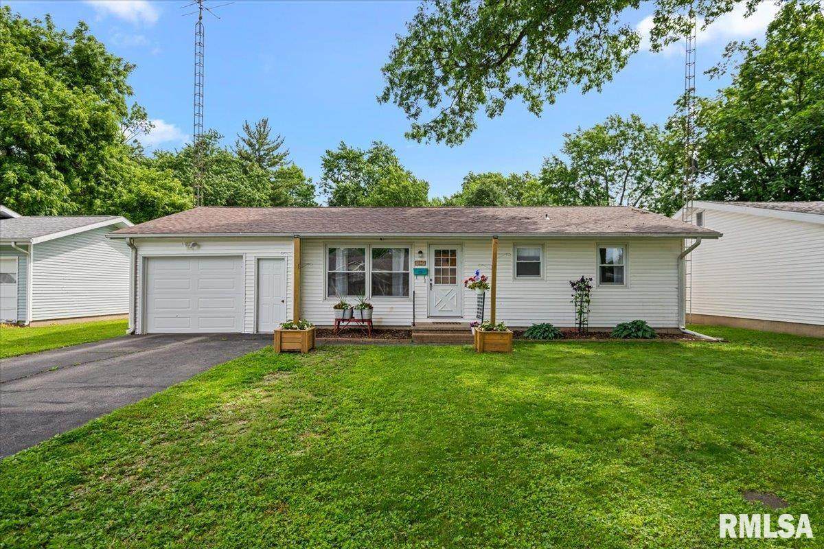 216 Oak Street - Photo 1