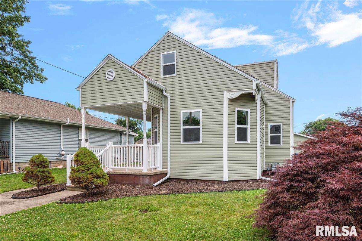 912 England Street - Photo 1