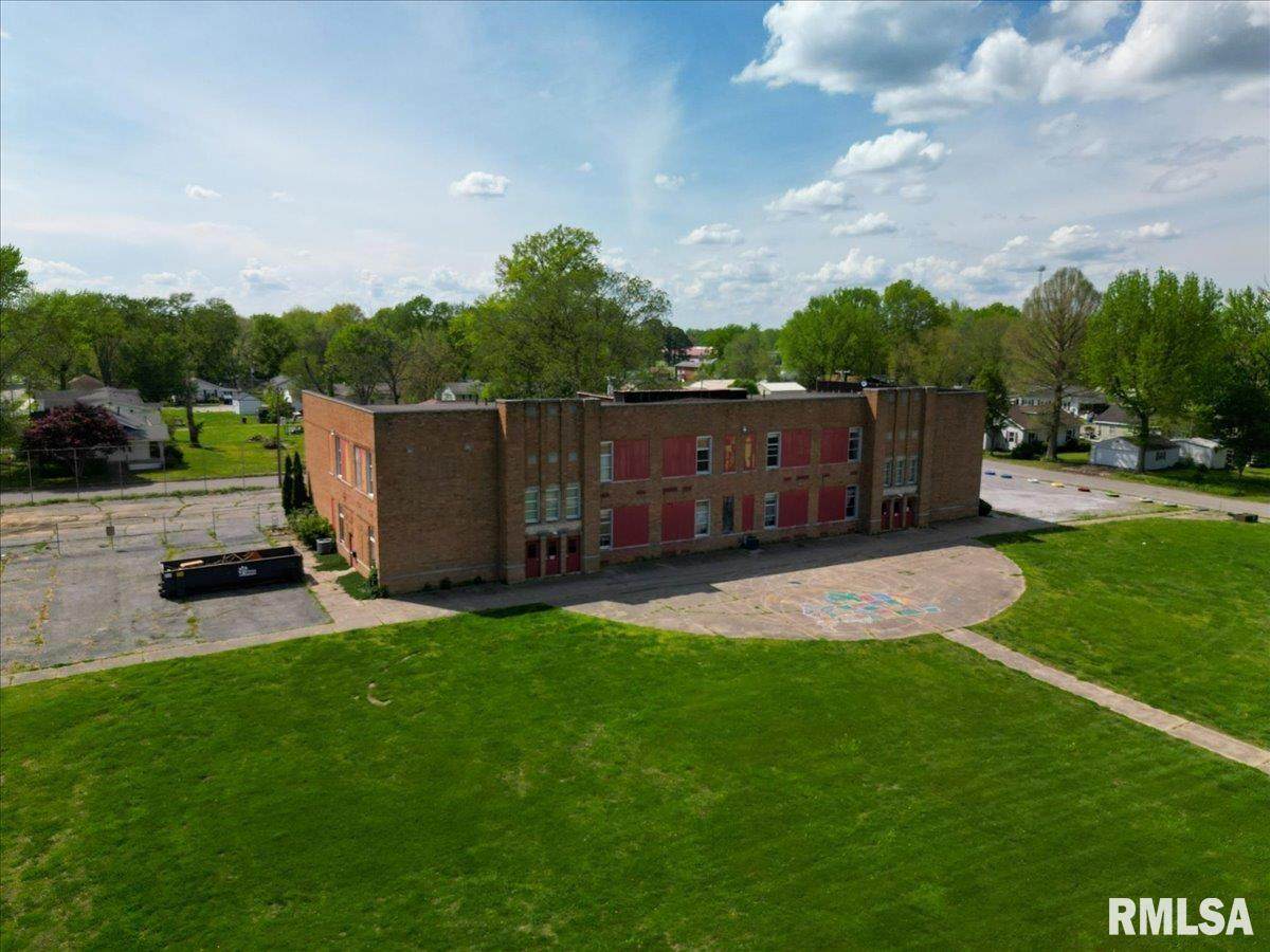 1007 Mcleansboro Street - Photo 1