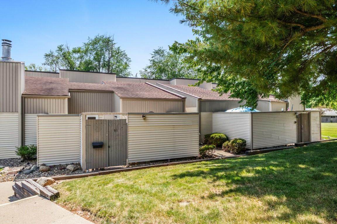 6809 Frostwood Parkway - Photo 1