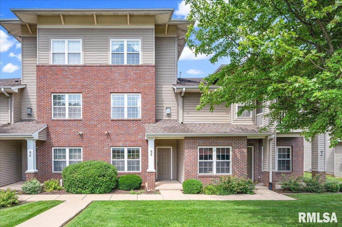 11217 Oakwood Drive - Photo 1