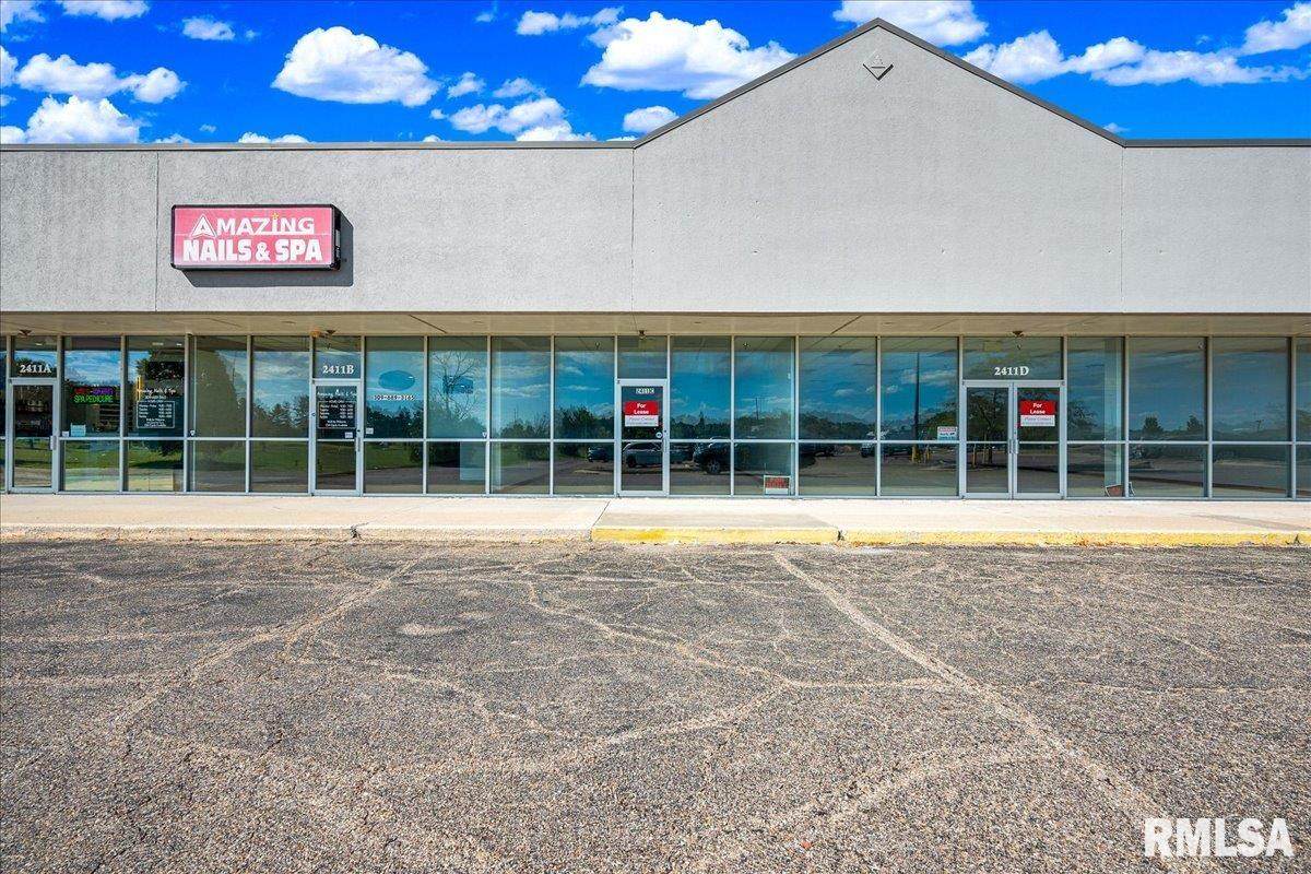 2411 Pioneer Parkway - Photo 1