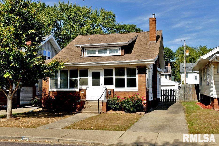 809 Eleanor Place - Photo 1