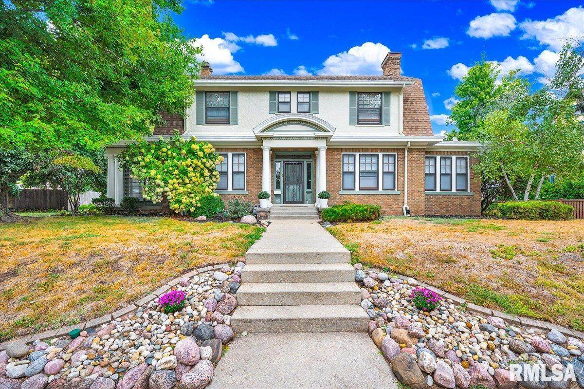 909 Washington Street - Photo 1