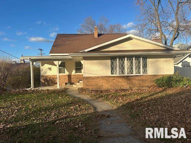 209 Cruger Avenue - Photo 1