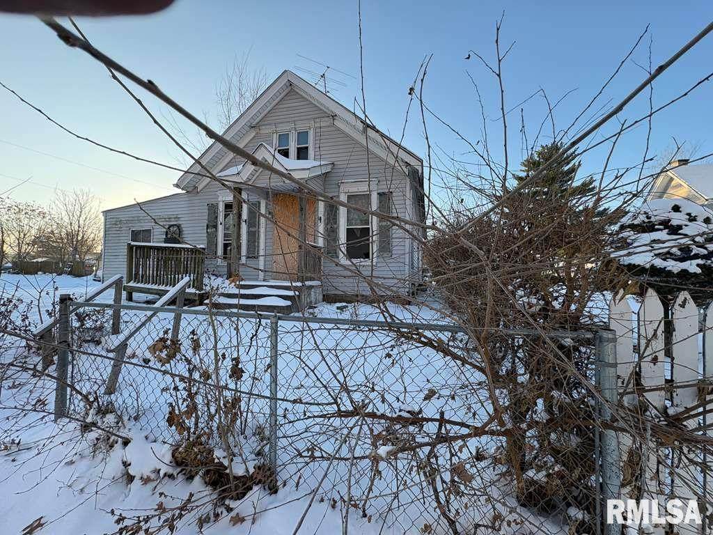 720 11TH Avenue - Photo 1